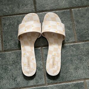 New Womens Larroude Ivy Sandals Ivory
Larroude Sandals size 8.5